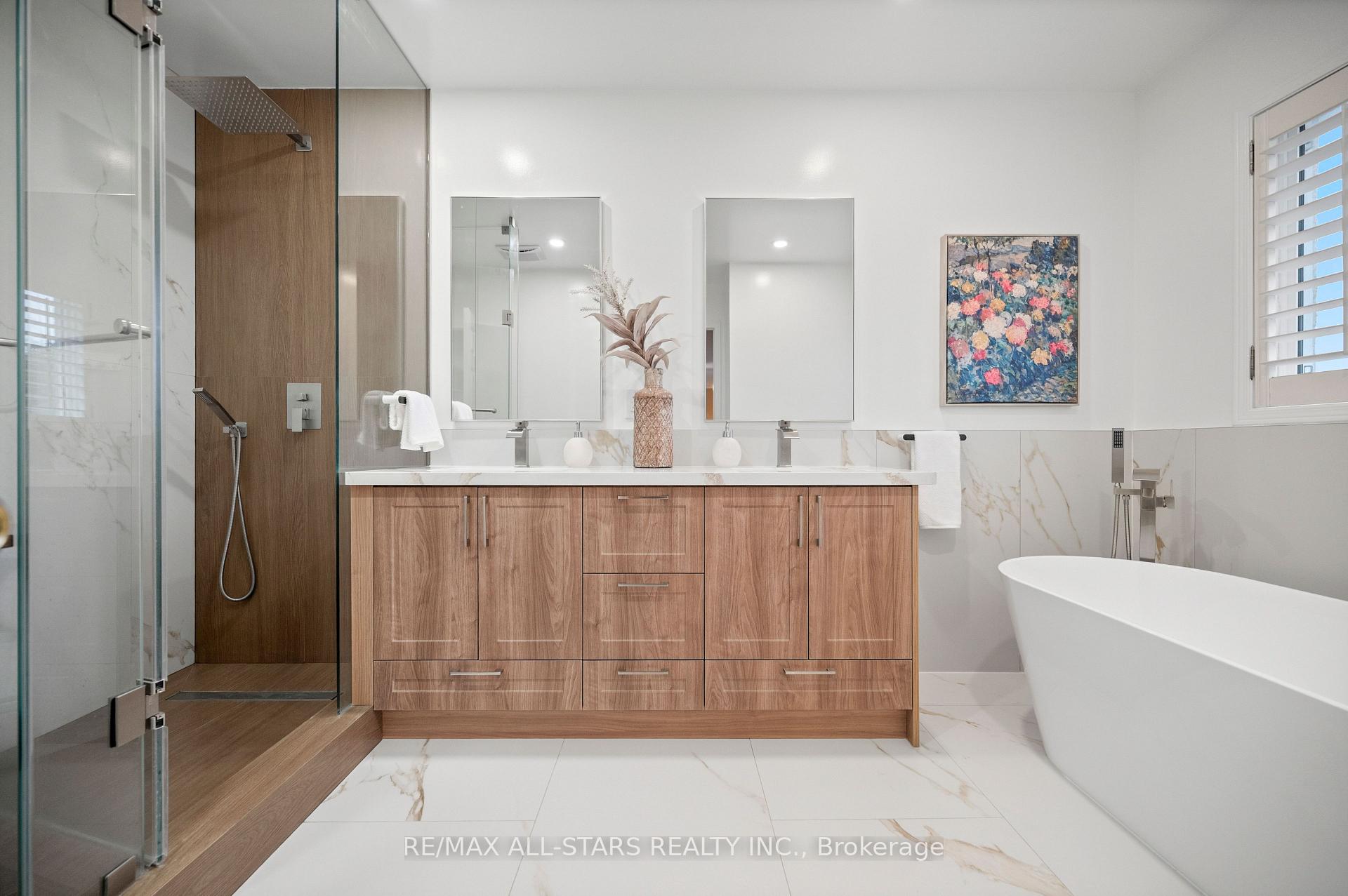Photo 31 of 16 Primrose Path Crescent, Markham, Legacy — HOMEH