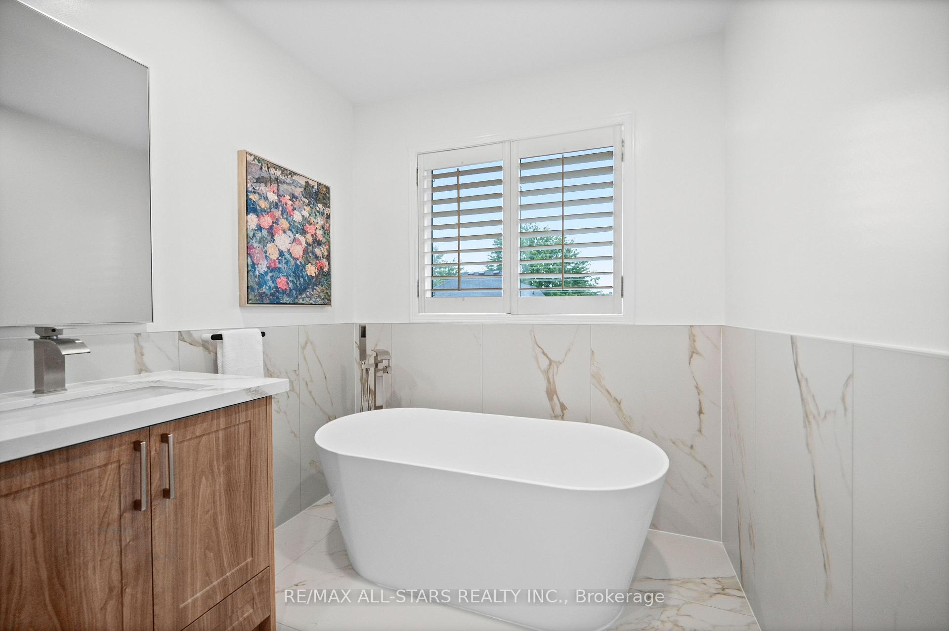 Photo 32 of 16 Primrose Path Crescent, Markham, Legacy — HOMEH