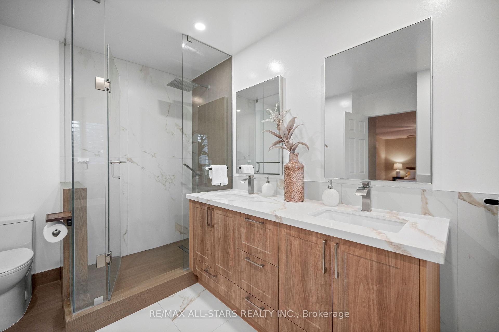 Photo 33 of 16 Primrose Path Crescent, Markham, Legacy — HOMEH