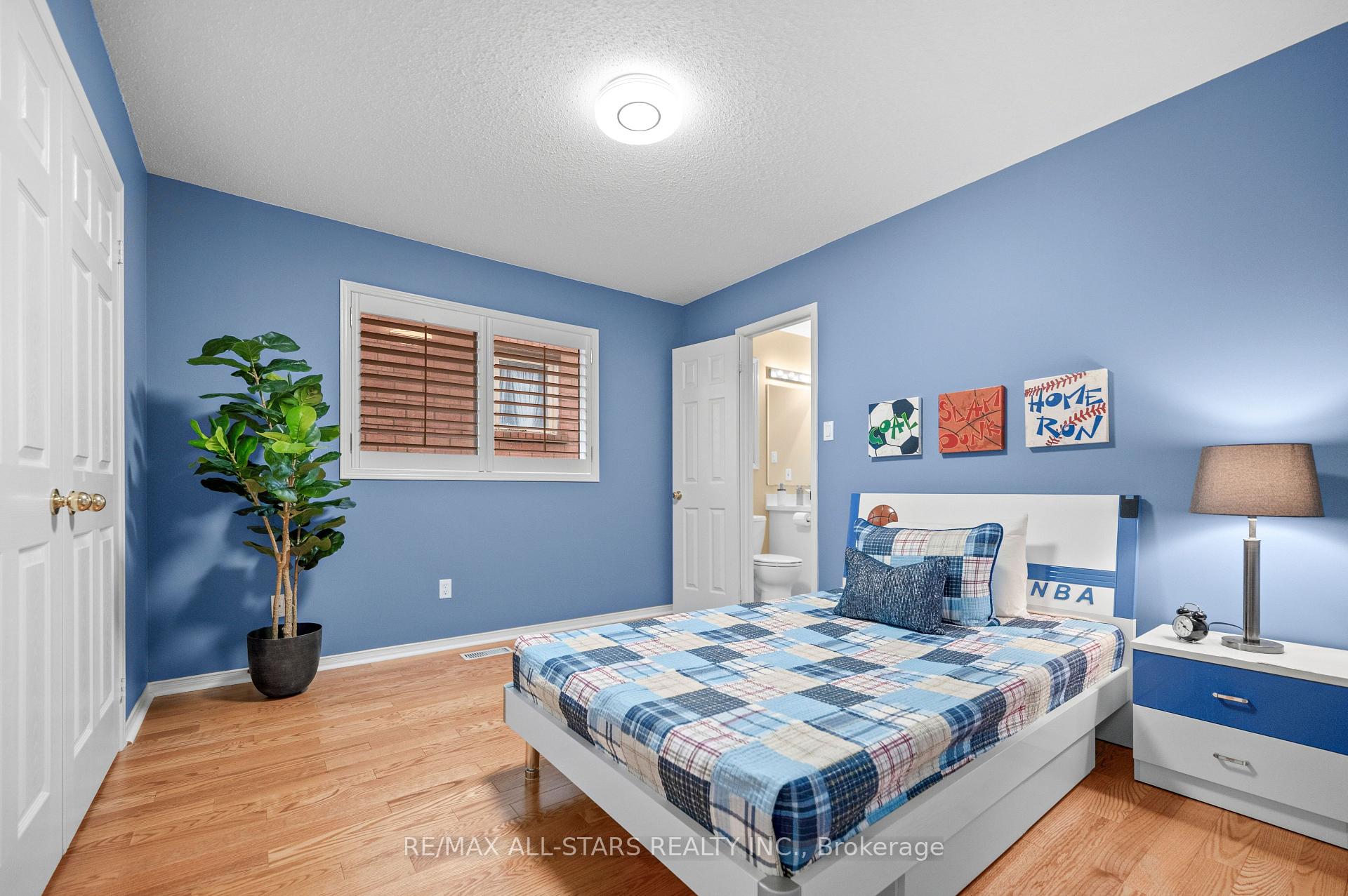 Photo 40 of 16 Primrose Path Crescent, Markham, Legacy — HOMEH