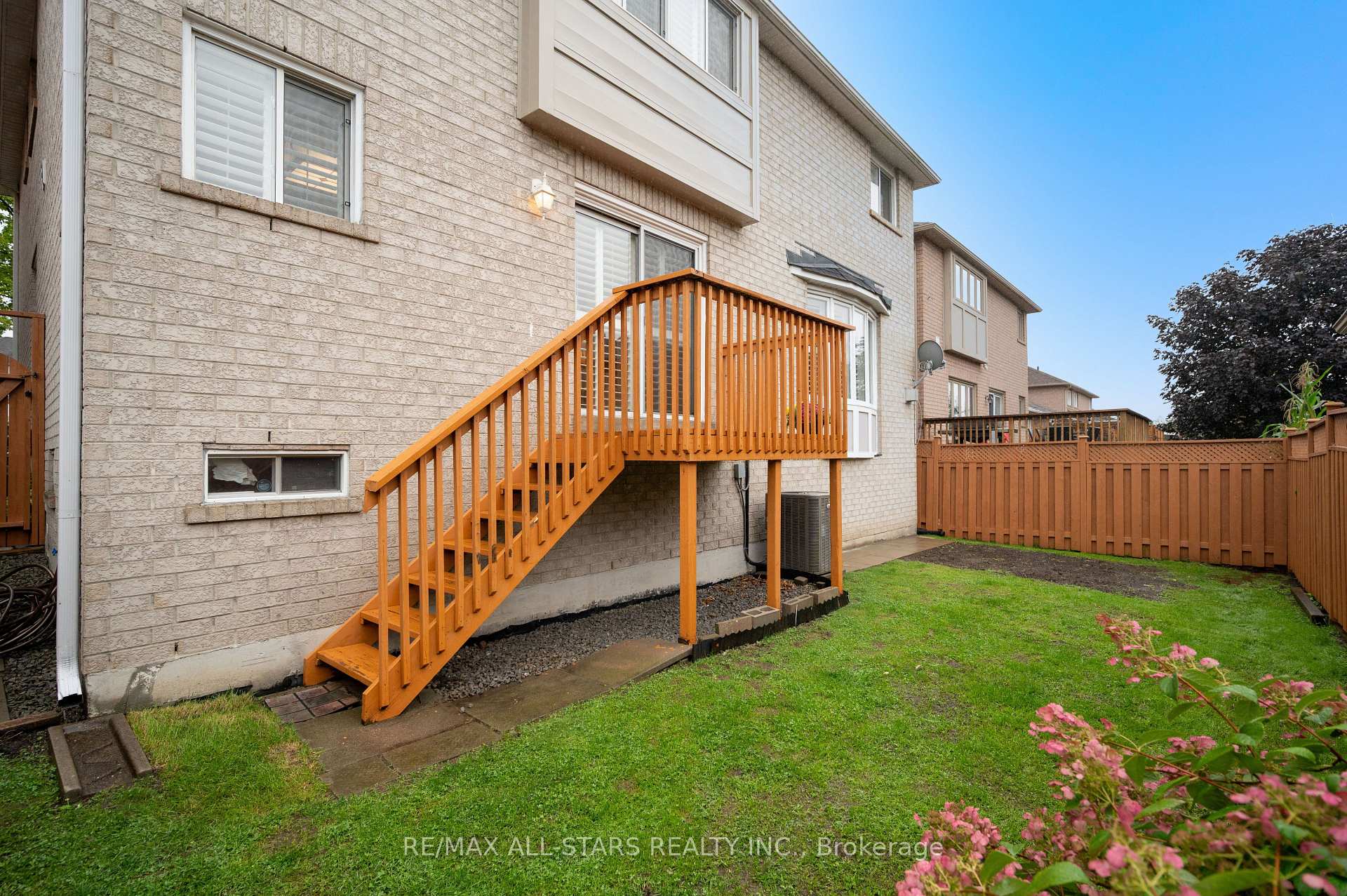 Photo 41 of 16 Primrose Path Crescent, Markham, Legacy — HOMEH