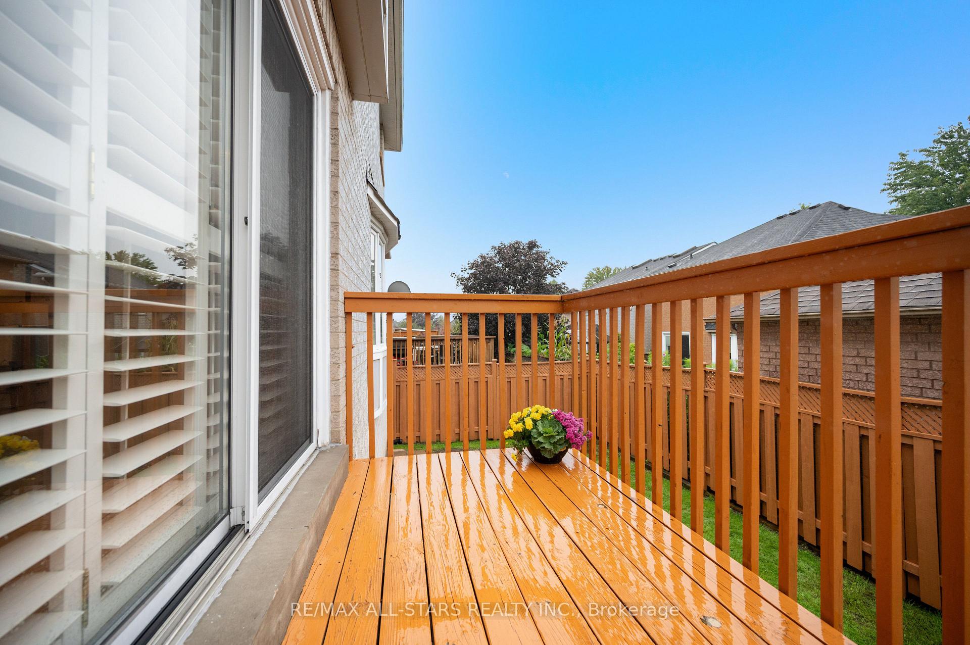 Photo 42 of 16 Primrose Path Crescent, Markham, Legacy — HOMEH
