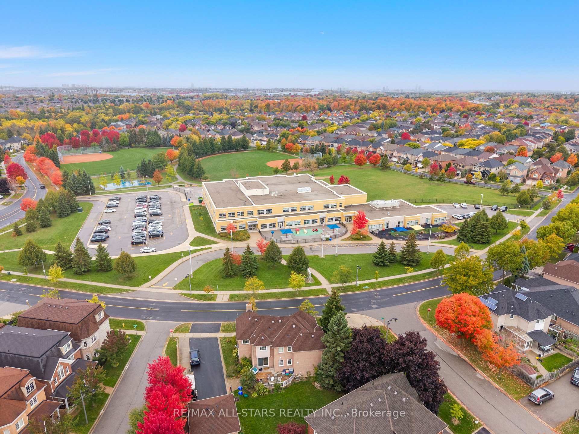 Photo 44 of 16 Primrose Path Crescent, Markham, Legacy — HOMEH