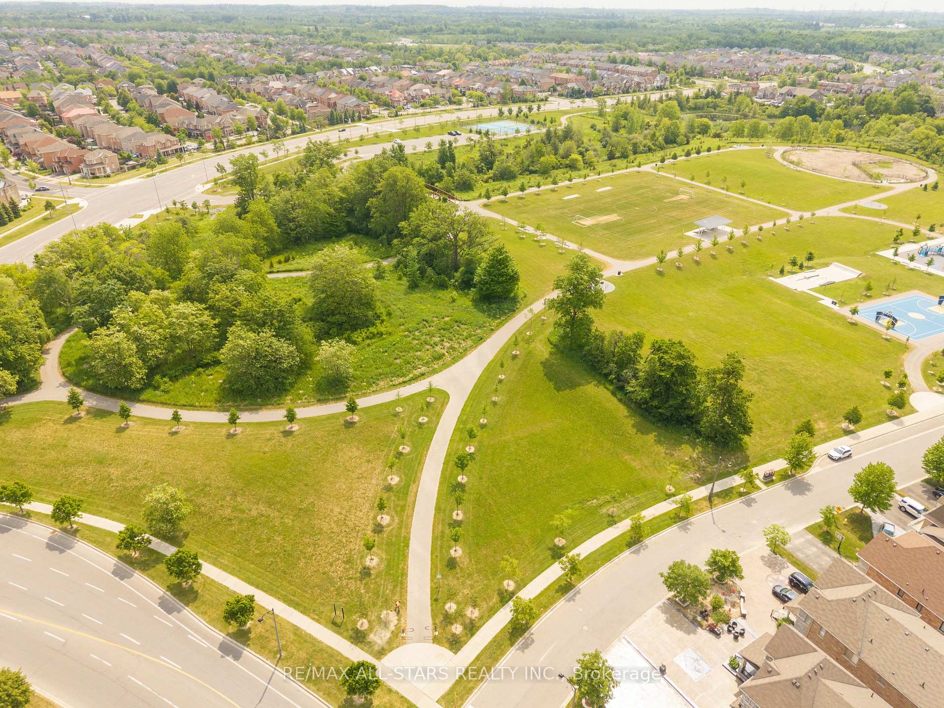 Photo 48 of 16 Primrose Path Crescent, Markham, Legacy — HOMEH