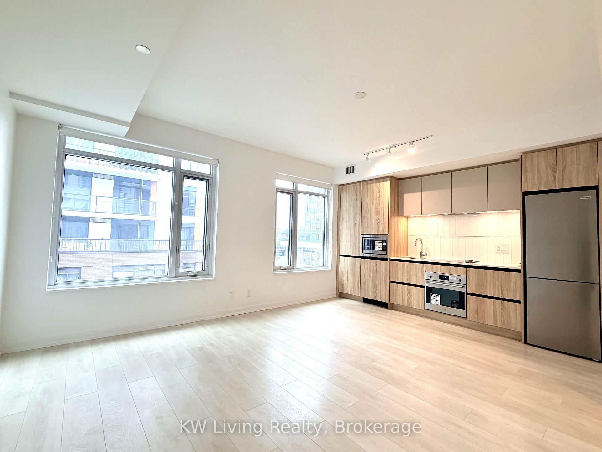 Photo 2 of Unit D-323, 8 Beverley Glen Boulevard, Vaughan, Beverley Glen — HOMEH