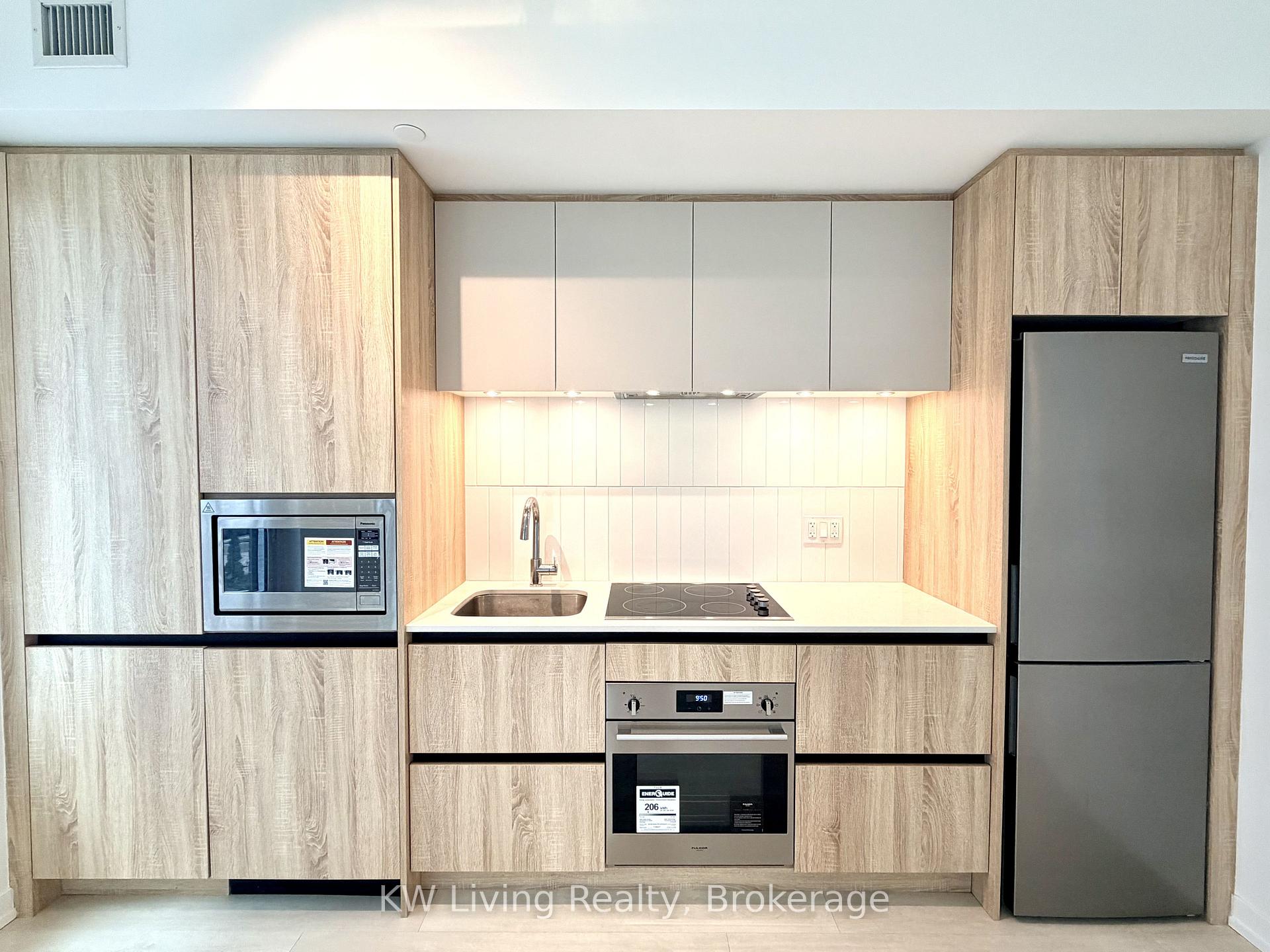 Photo 4 of Unit D-323, 8 Beverley Glen Boulevard, Vaughan, Beverley Glen — HOMEH