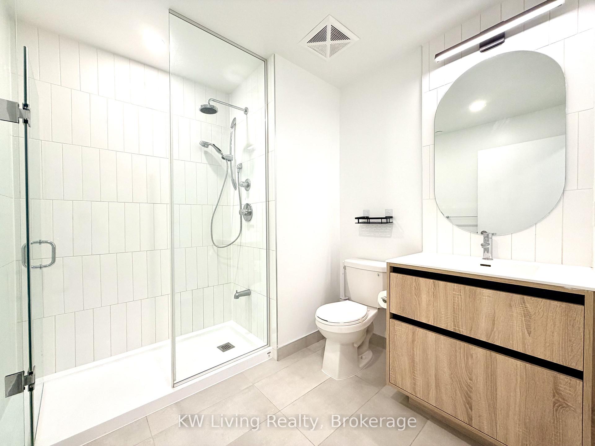 Photo 6 of Unit D-323, 8 Beverley Glen Boulevard, Vaughan, Beverley Glen — HOMEH