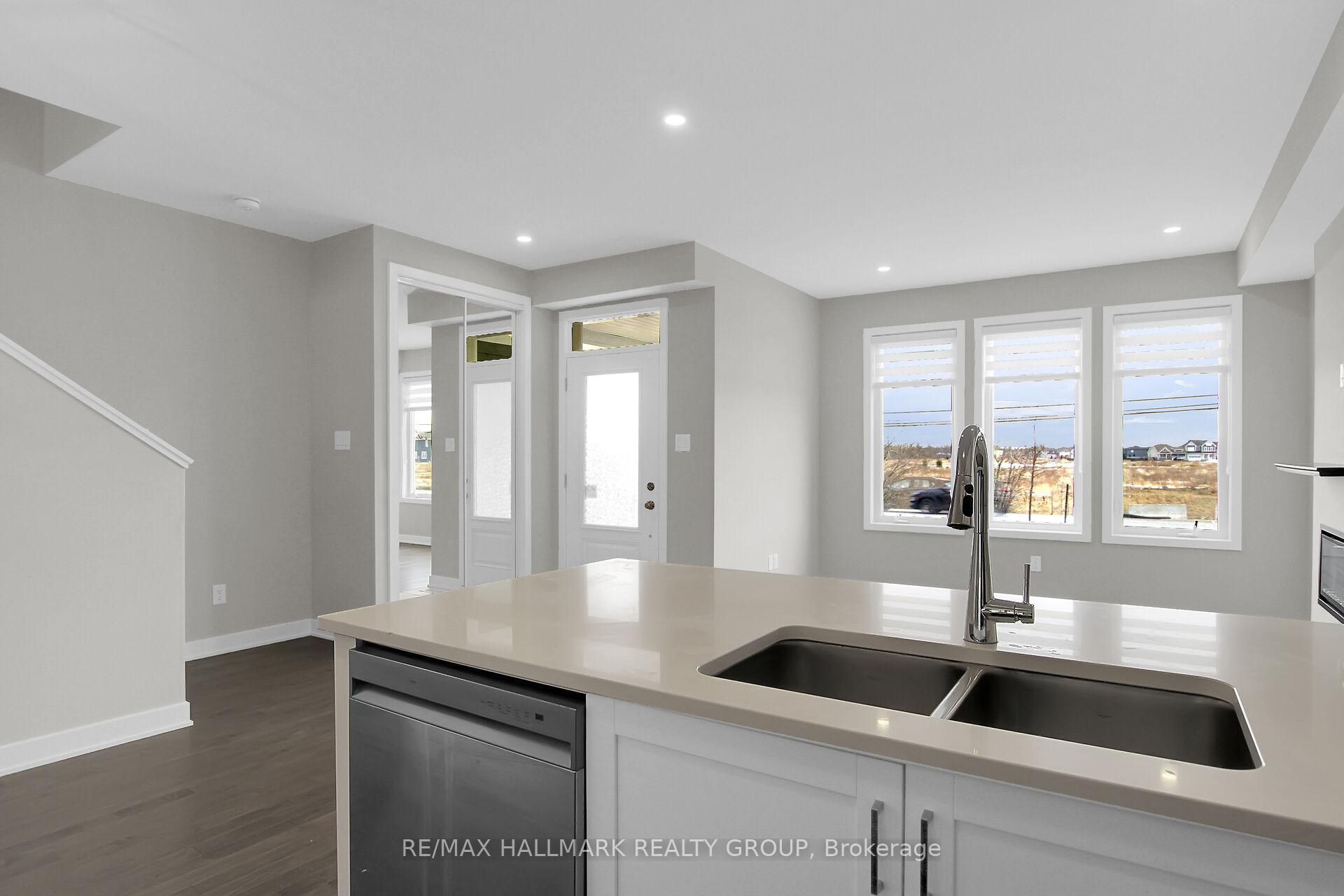 Photo 15 of 6317 Perth Street, Ottawa, Btwn Franktown Rd. & Fallowfield Rd. — HOMEH