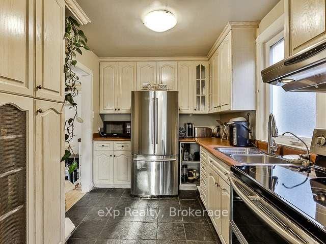 Photo 3 of Unit 02, 36 Second Street, Etobicoke, New Toronto — HOMEH