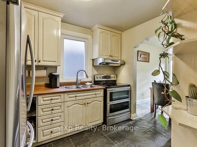 Photo 4 of Unit 02, 36 Second Street, Etobicoke, New Toronto — HOMEH