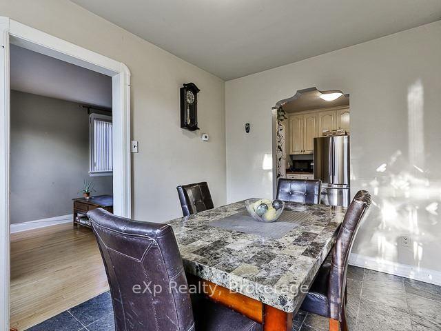 Photo 5 of Unit 02, 36 Second Street, Etobicoke, New Toronto — HOMEH