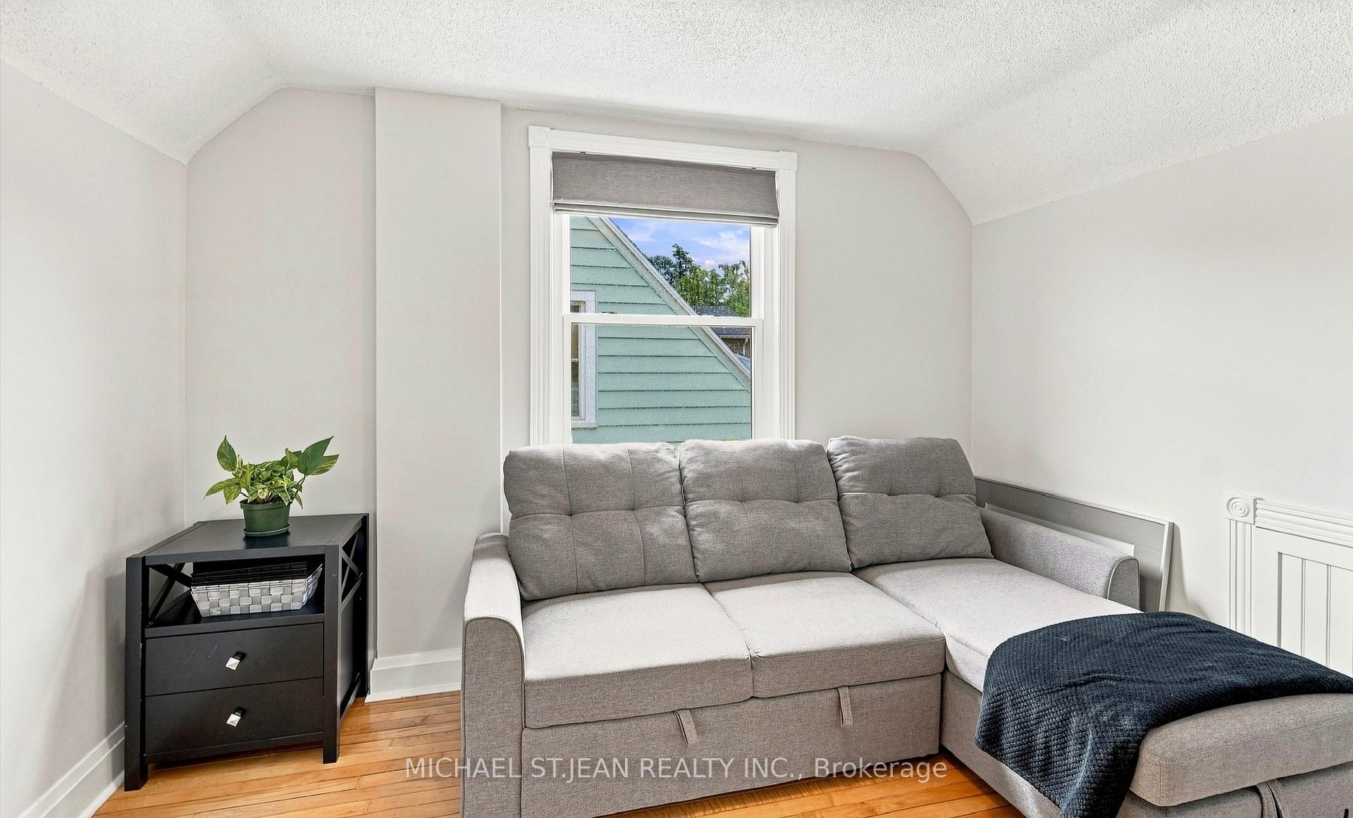 Photo 16 of 74 East 12th Street, Hamilton, Inch Park — HOMEH