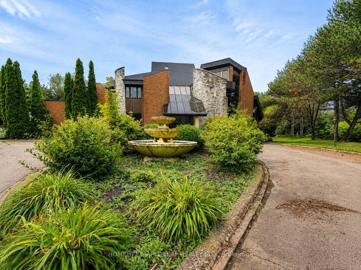 Photo 5 of 10 Edgeforest Drive, Brampton, Toronto Gore Rural Estate — HOMEH