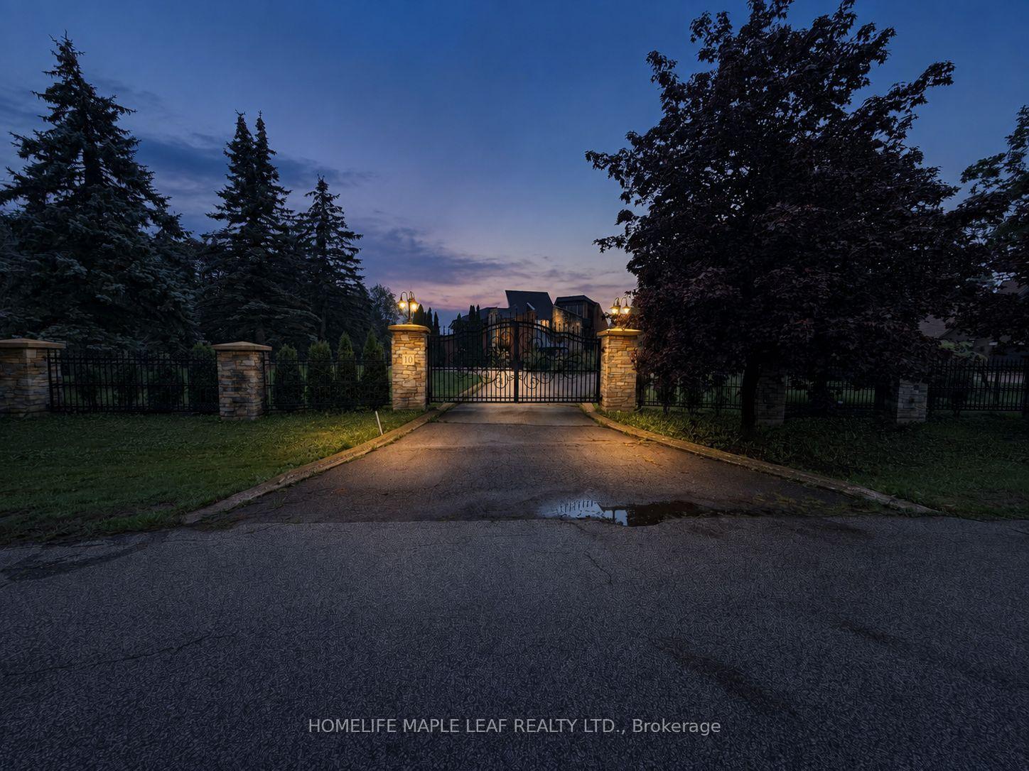 Photo 9 of 10 Edgeforest Drive, Brampton, Toronto Gore Rural Estate — HOMEH