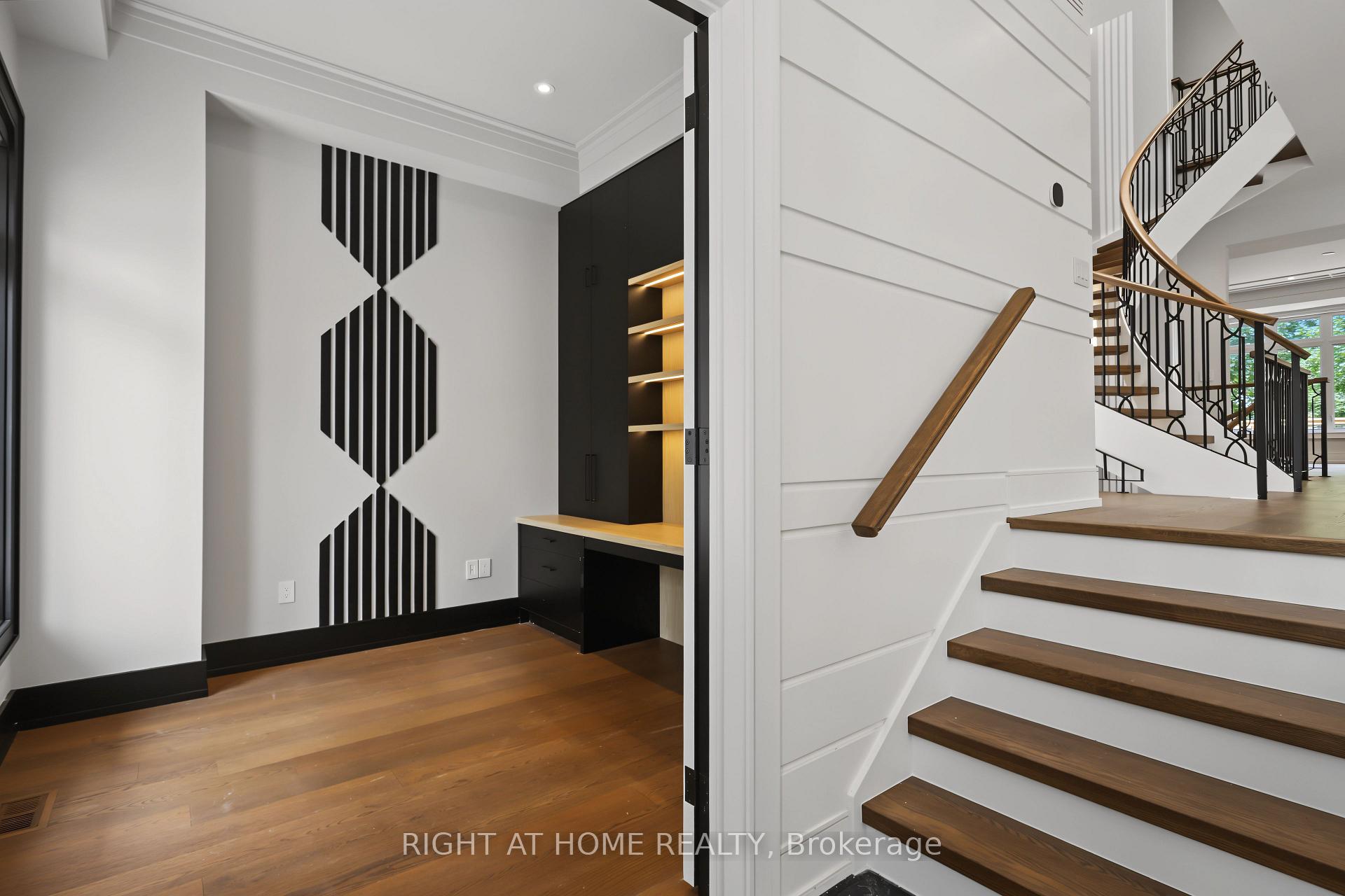 Photo 3 of 73 Harding Boulevard, Richmond Hill, Harding — HOMEH