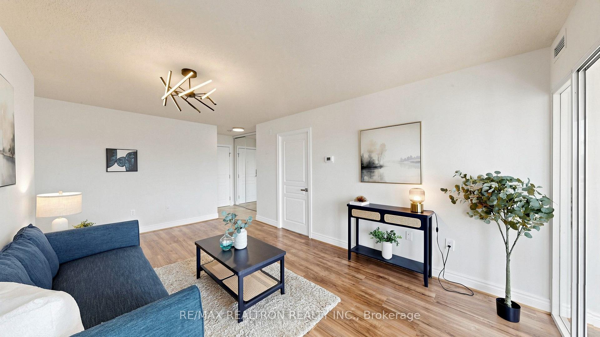 Photo 3 of Unit 608, 1 Hycrest Avenue, North York, Willowdale East — HOMEH
