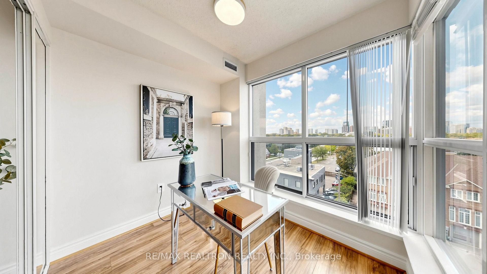 Photo 7 of Unit 608, 1 Hycrest Avenue, North York, Willowdale East — HOMEH