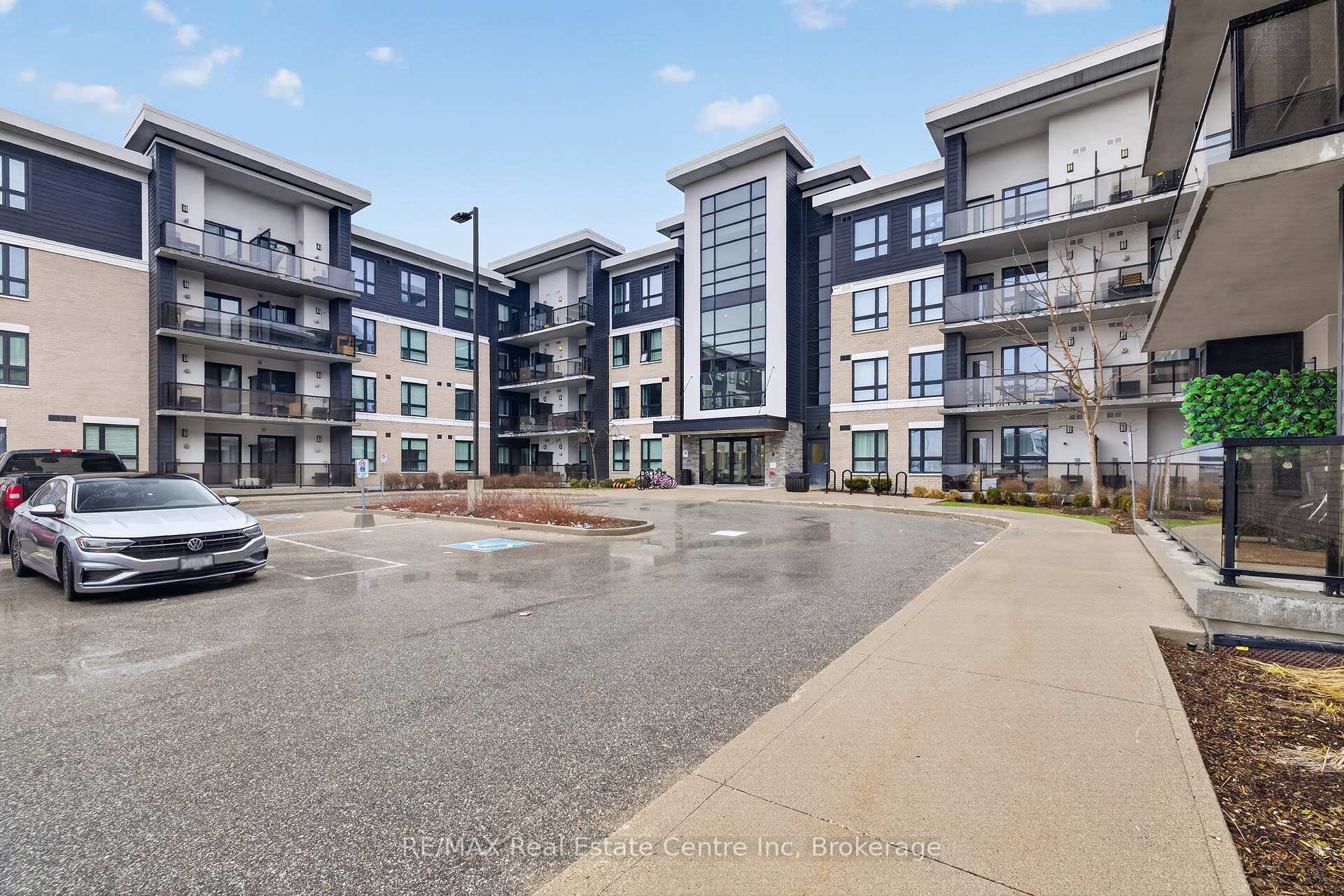 Photo 2 of Unit 113, 1284 Gordon Street, Guelph, Kortright East — HOMEH