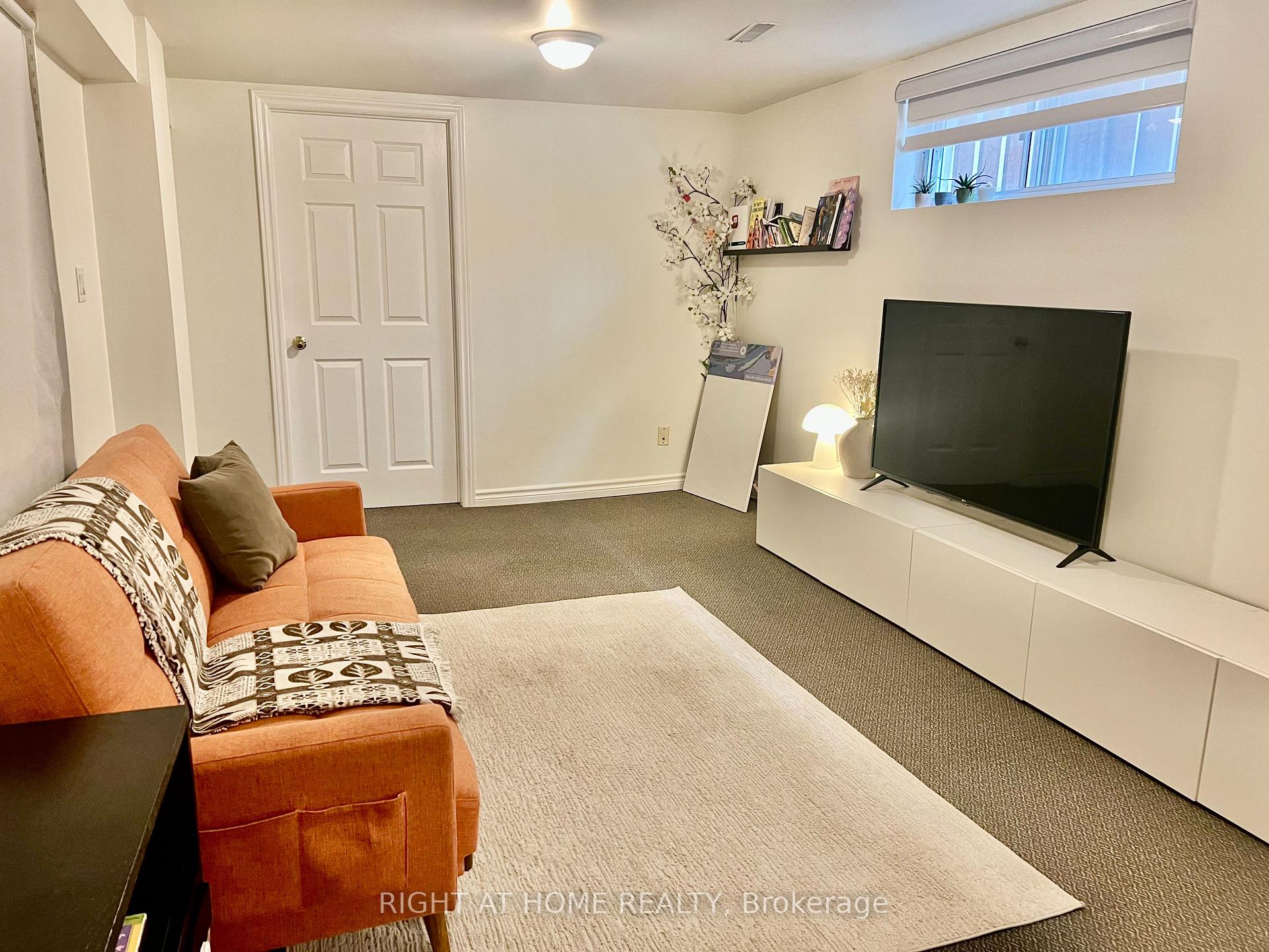 Photo 3 of 28 Gorman Park Road, North York, Clanton Park — HOMEH