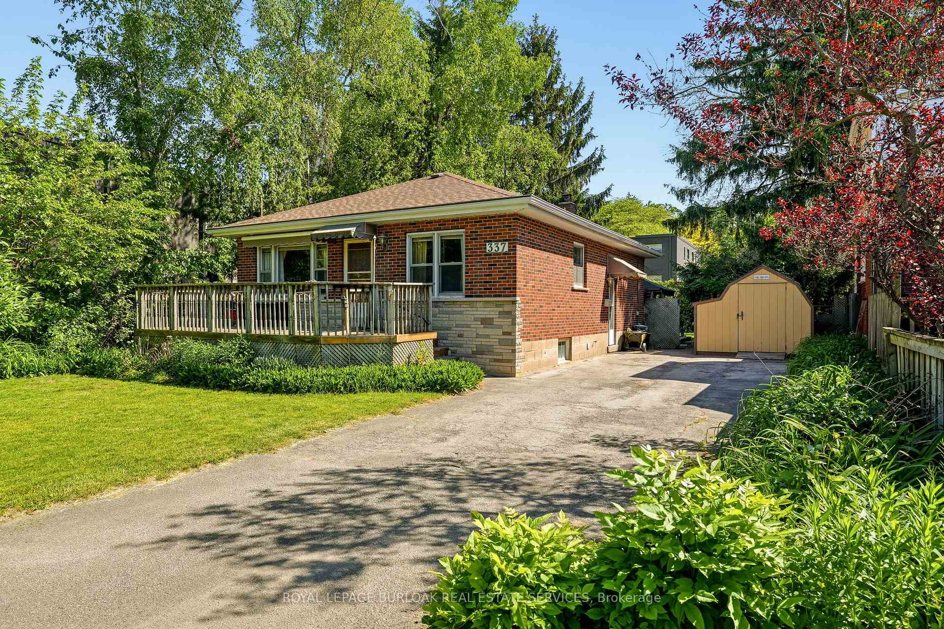 Photo 2 of 337 St. Paul Street, Burlington, Brant — HOMEH