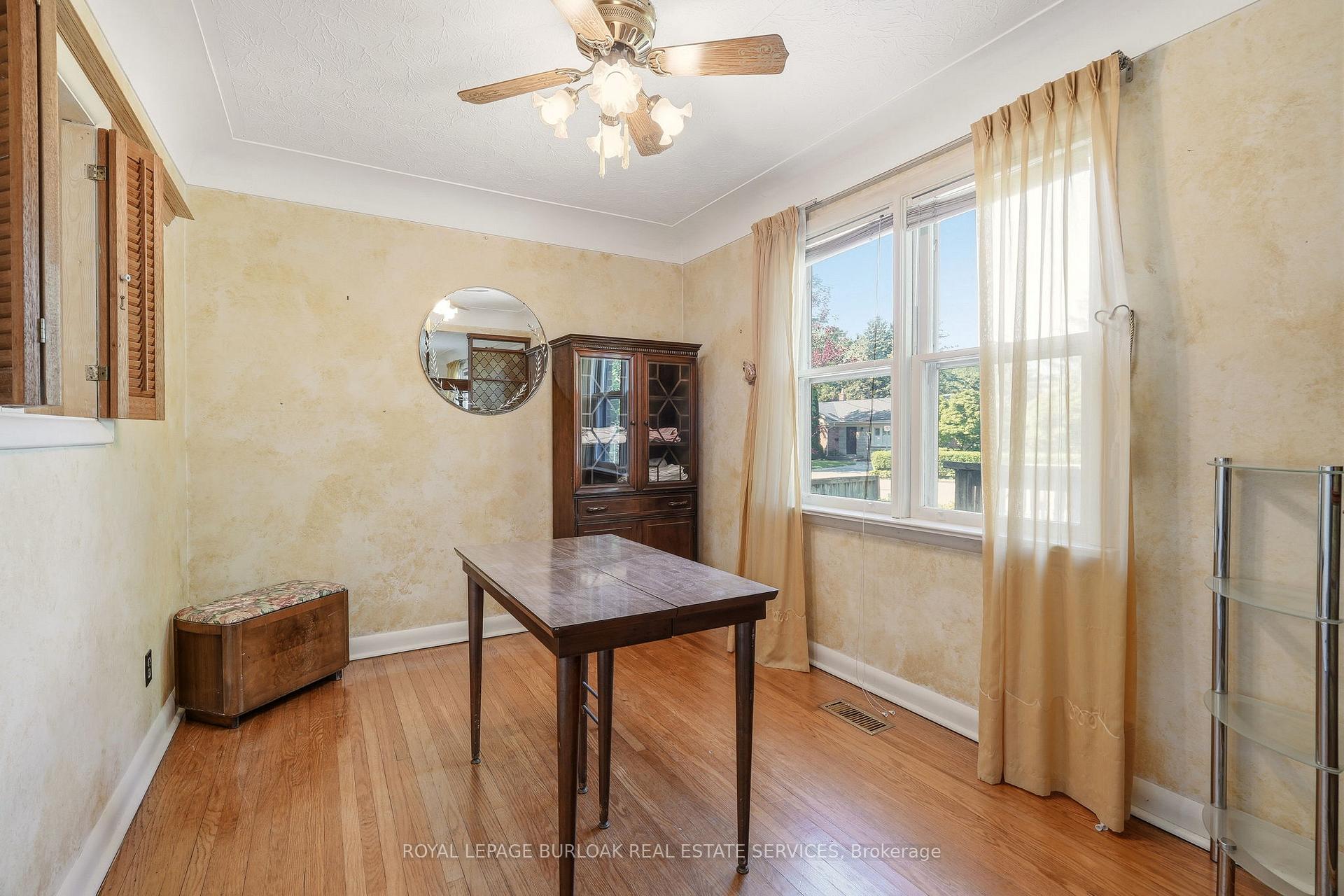 Photo 9 of 337 St. Paul Street, Burlington, Brant — HOMEH