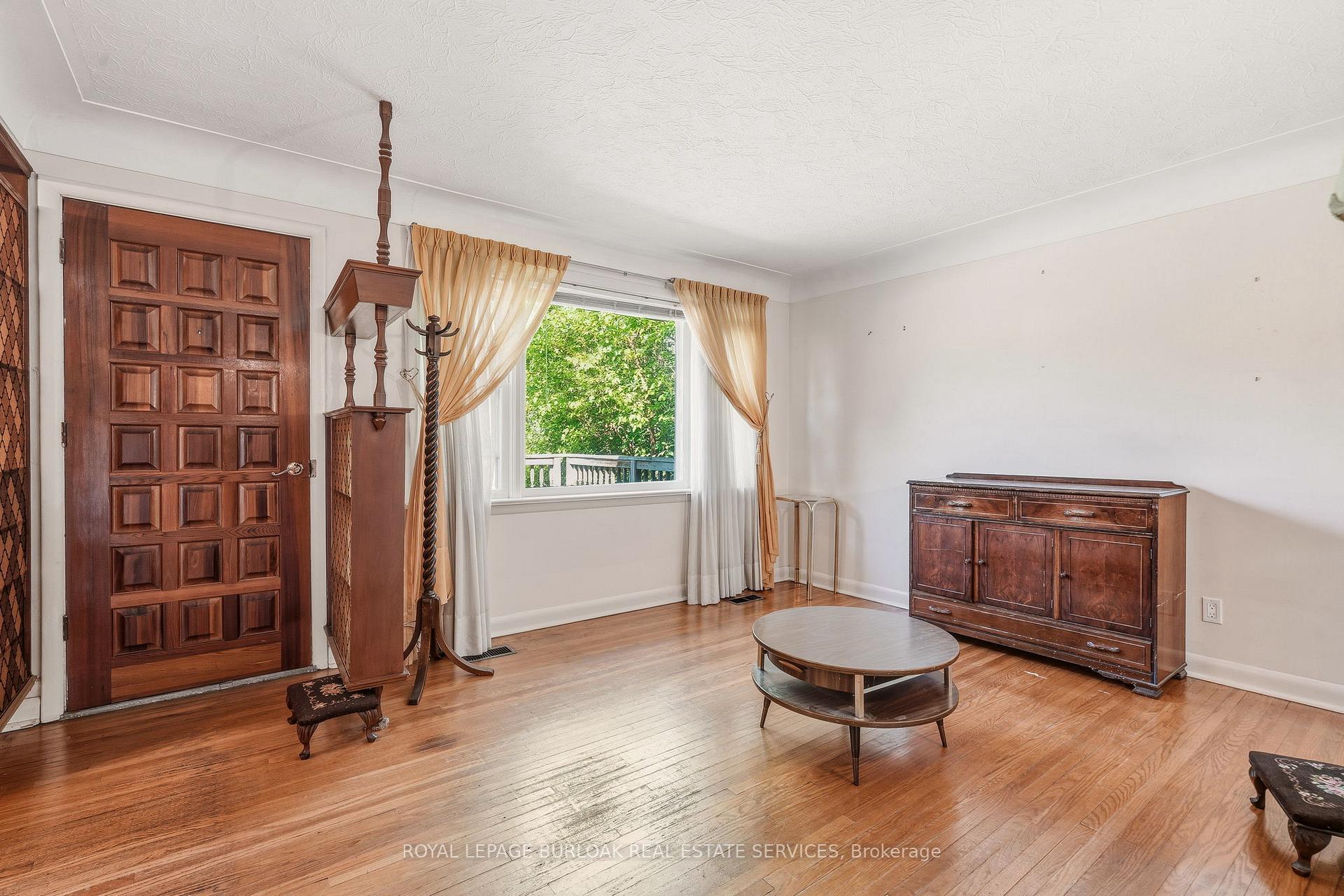 Photo 10 of 337 St. Paul Street, Burlington, Brant — HOMEH