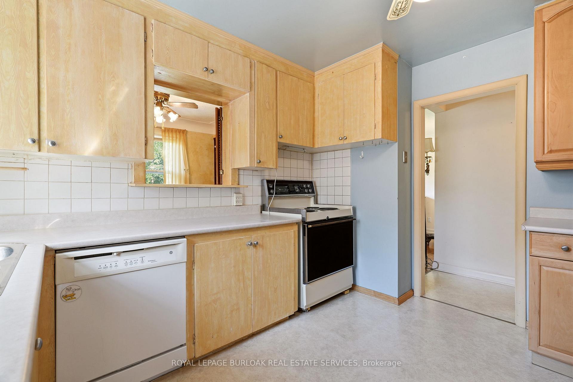Photo 12 of 337 St. Paul Street, Burlington, Brant — HOMEH