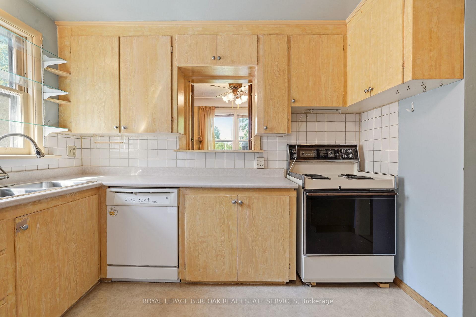 Photo 14 of 337 St. Paul Street, Burlington, Brant — HOMEH