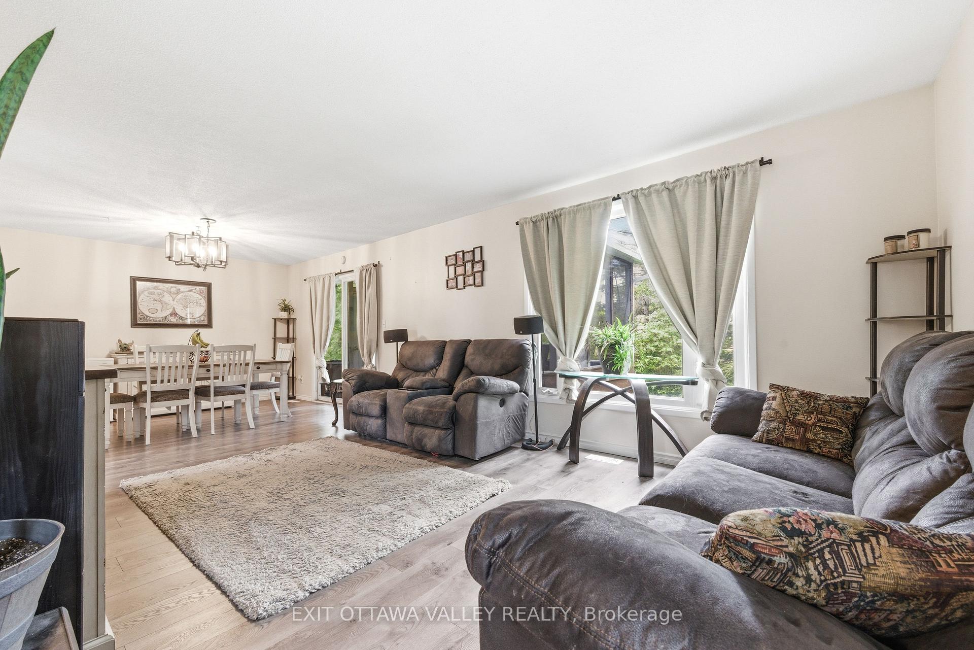 Photo 6 of 13 Tamarack Street, Deep River, Deep River — HOMEH