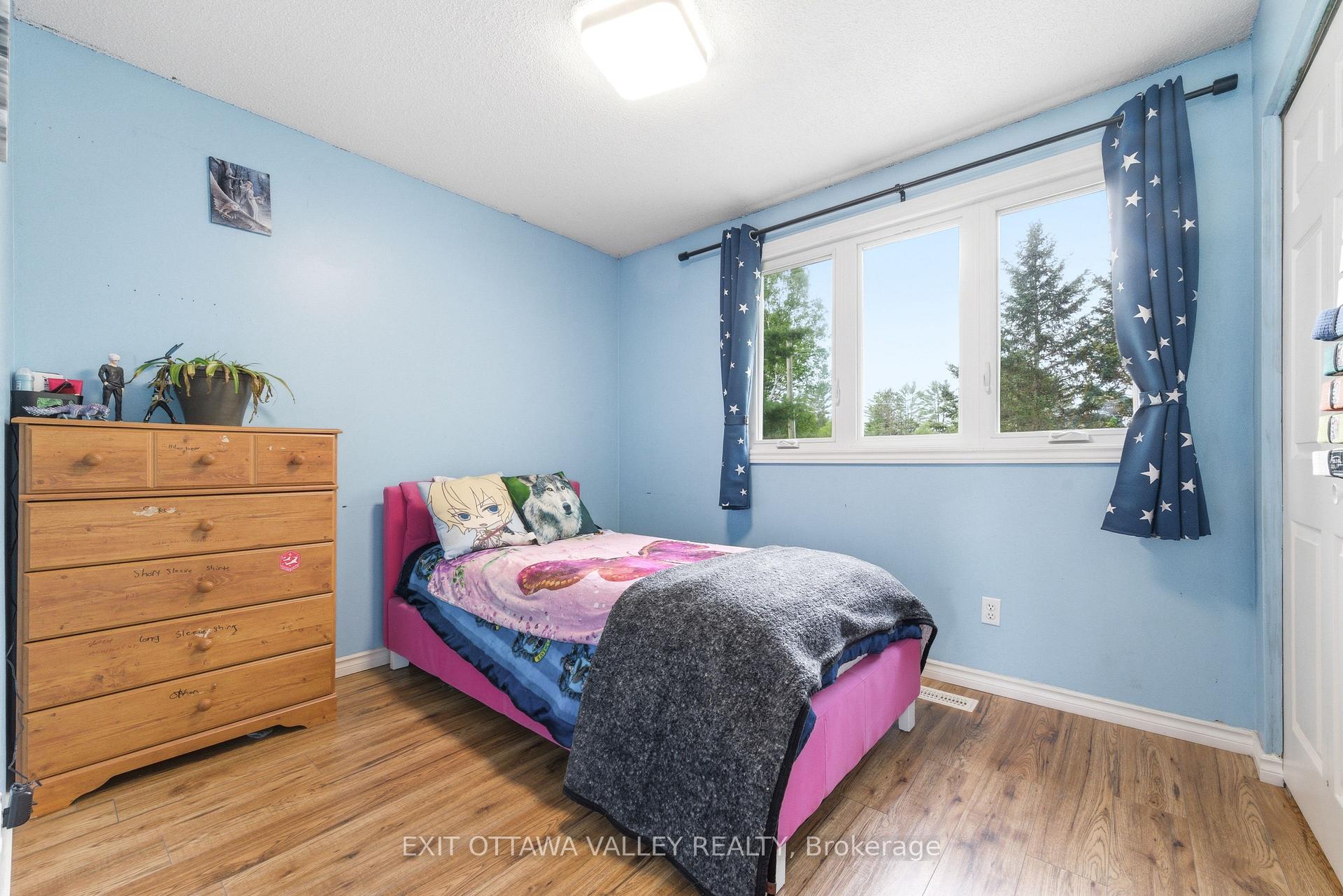 Photo 22 of 13 Tamarack Street, Deep River, Deep River — HOMEH