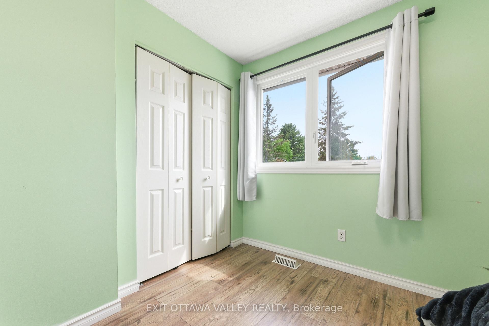 Photo 24 of 13 Tamarack Street, Deep River, Deep River — HOMEH