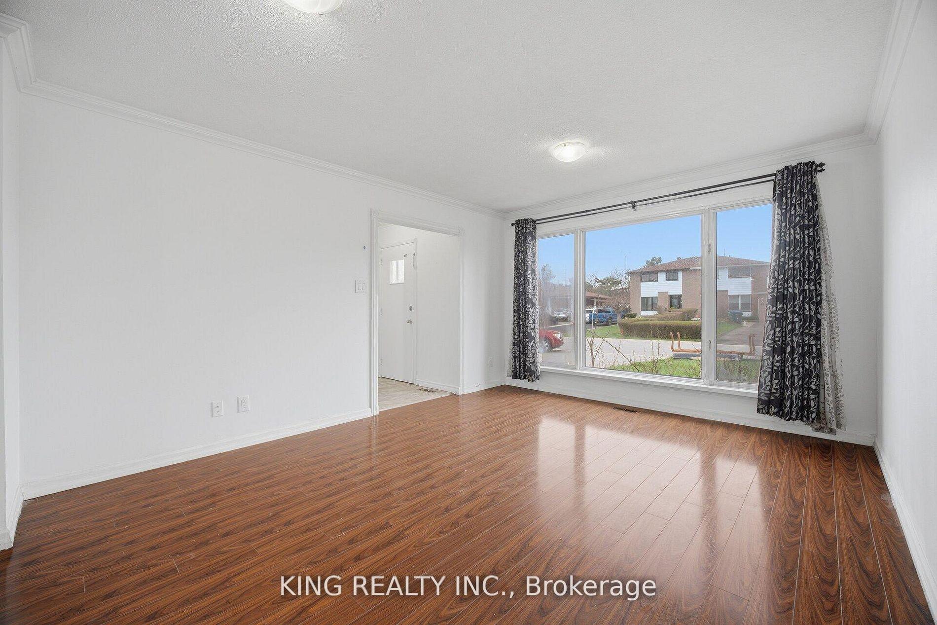 Photo 2 of 42 Flamingo Crescent, Brampton, Southgate — HOMEH