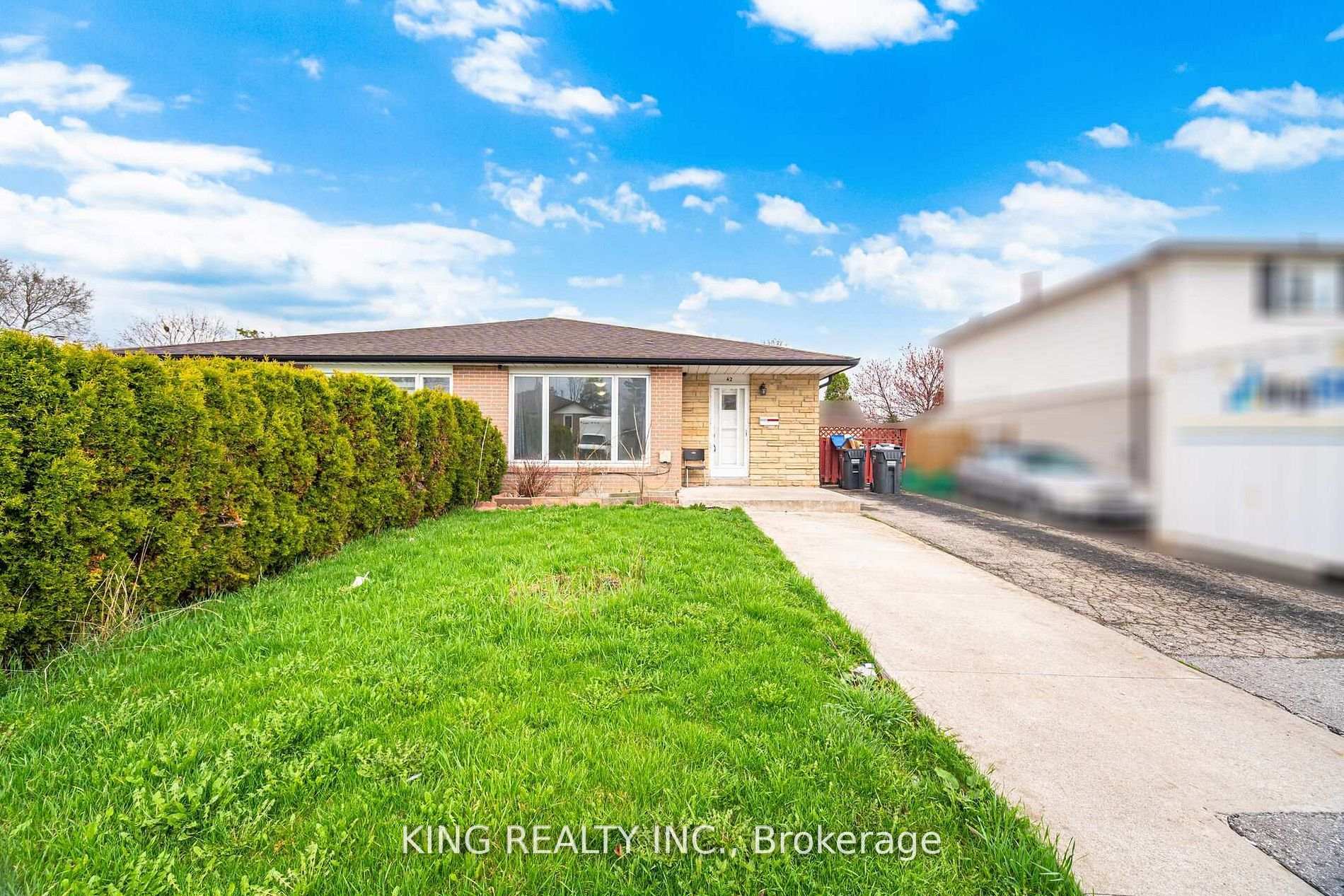 Photo 5 of 42 Flamingo Crescent, Brampton, Southgate — HOMEH