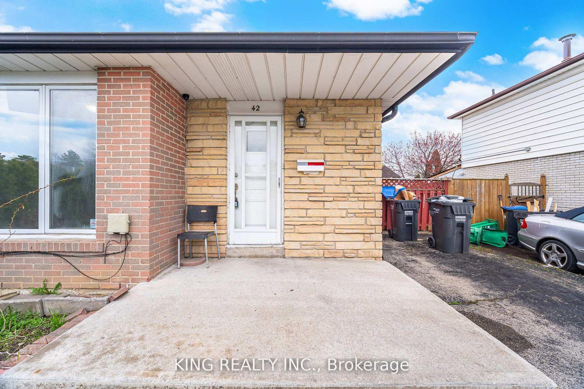 Photo 6 of 42 Flamingo Crescent, Brampton, Southgate — HOMEH