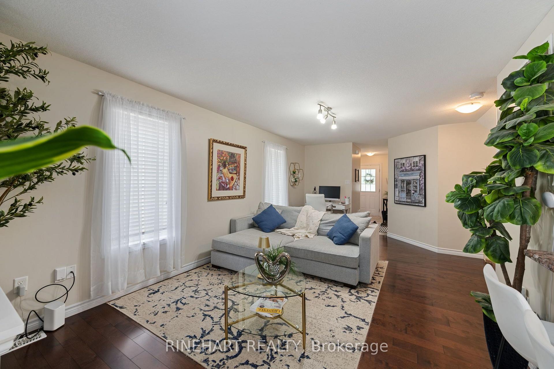 Photo 9 of 939 Silverfox Crescent, London, North S — HOMEH