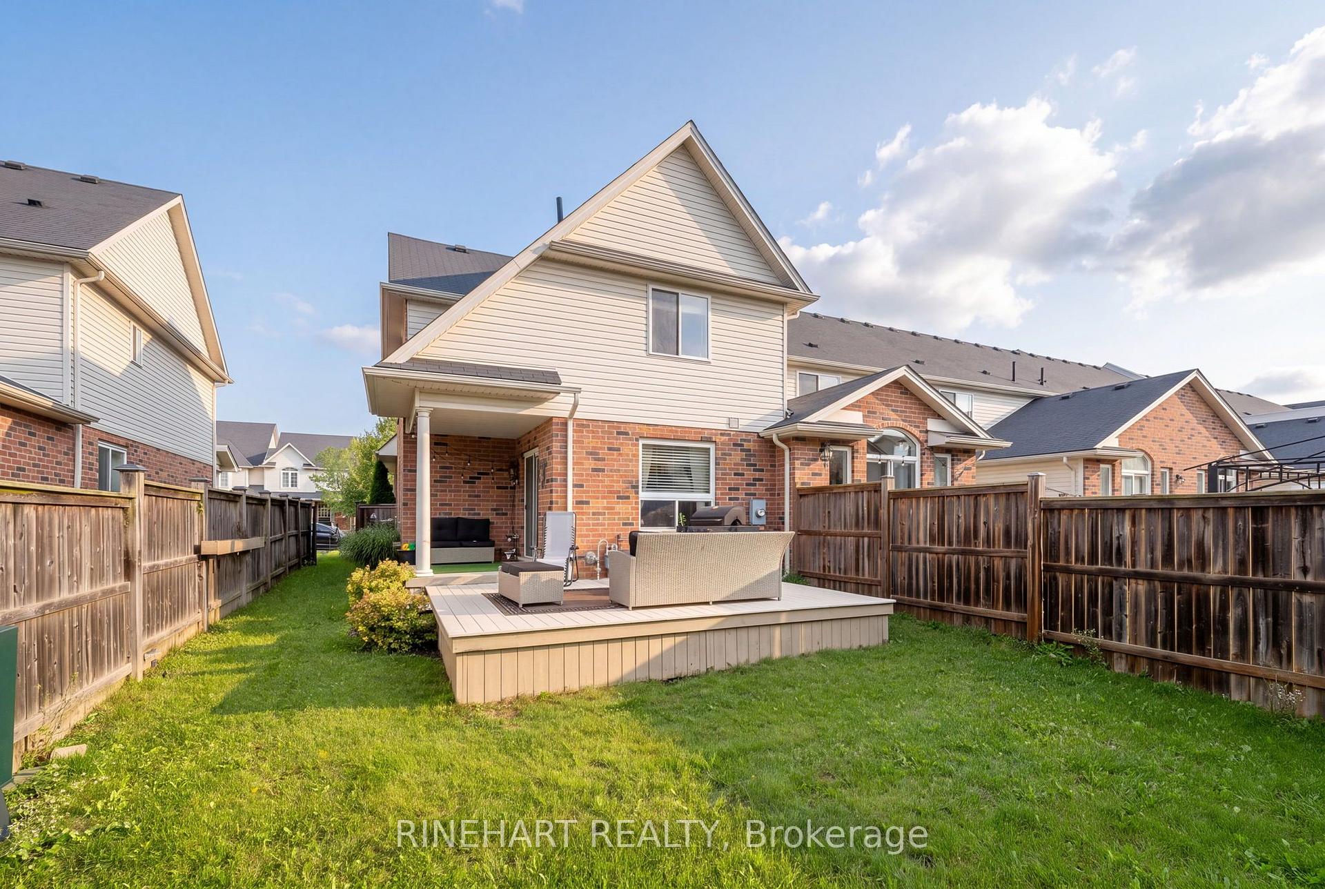 Photo 26 of 939 Silverfox Crescent, London, North S — HOMEH