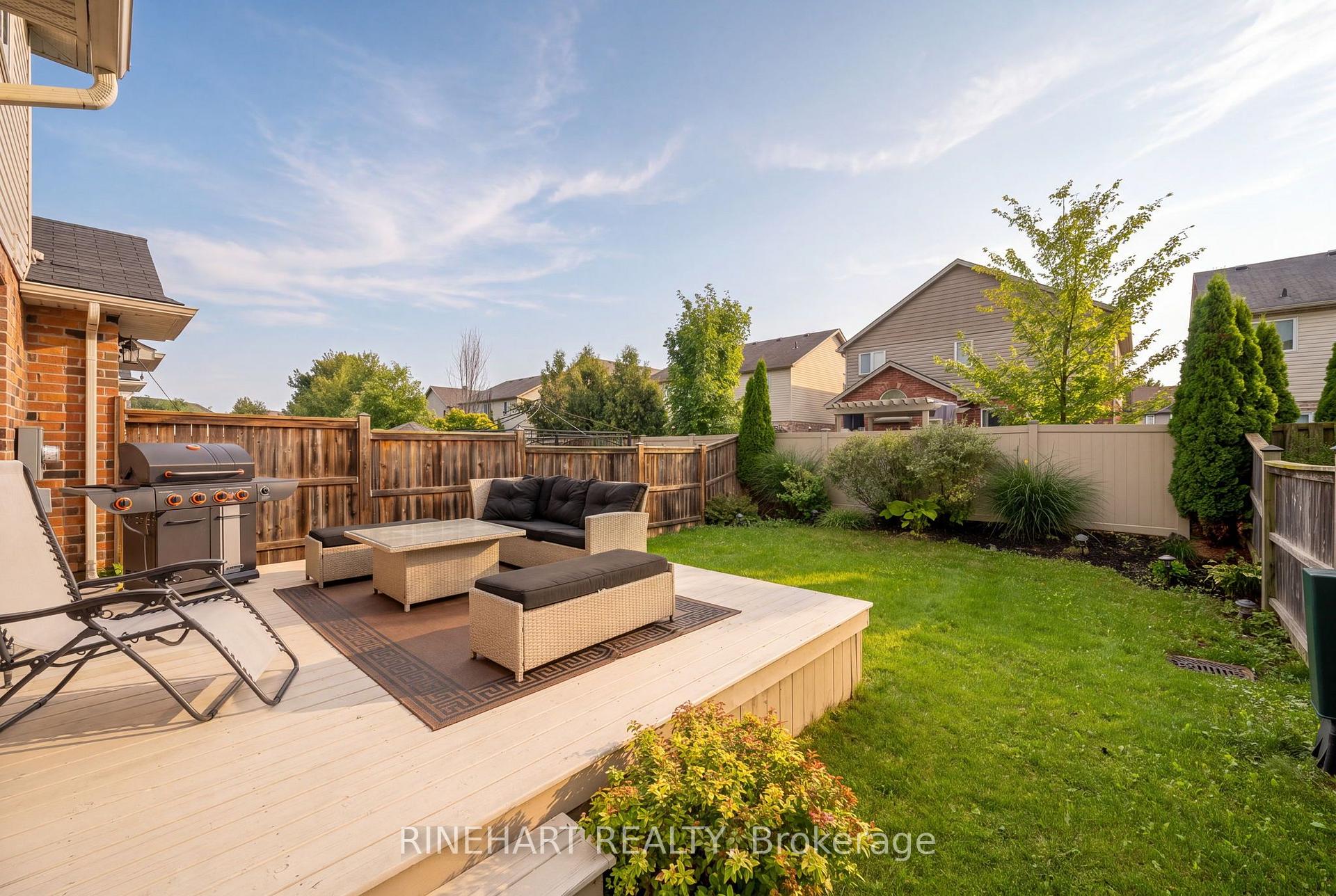 Photo 25 of 939 Silverfox Crescent, London, North S — HOMEH