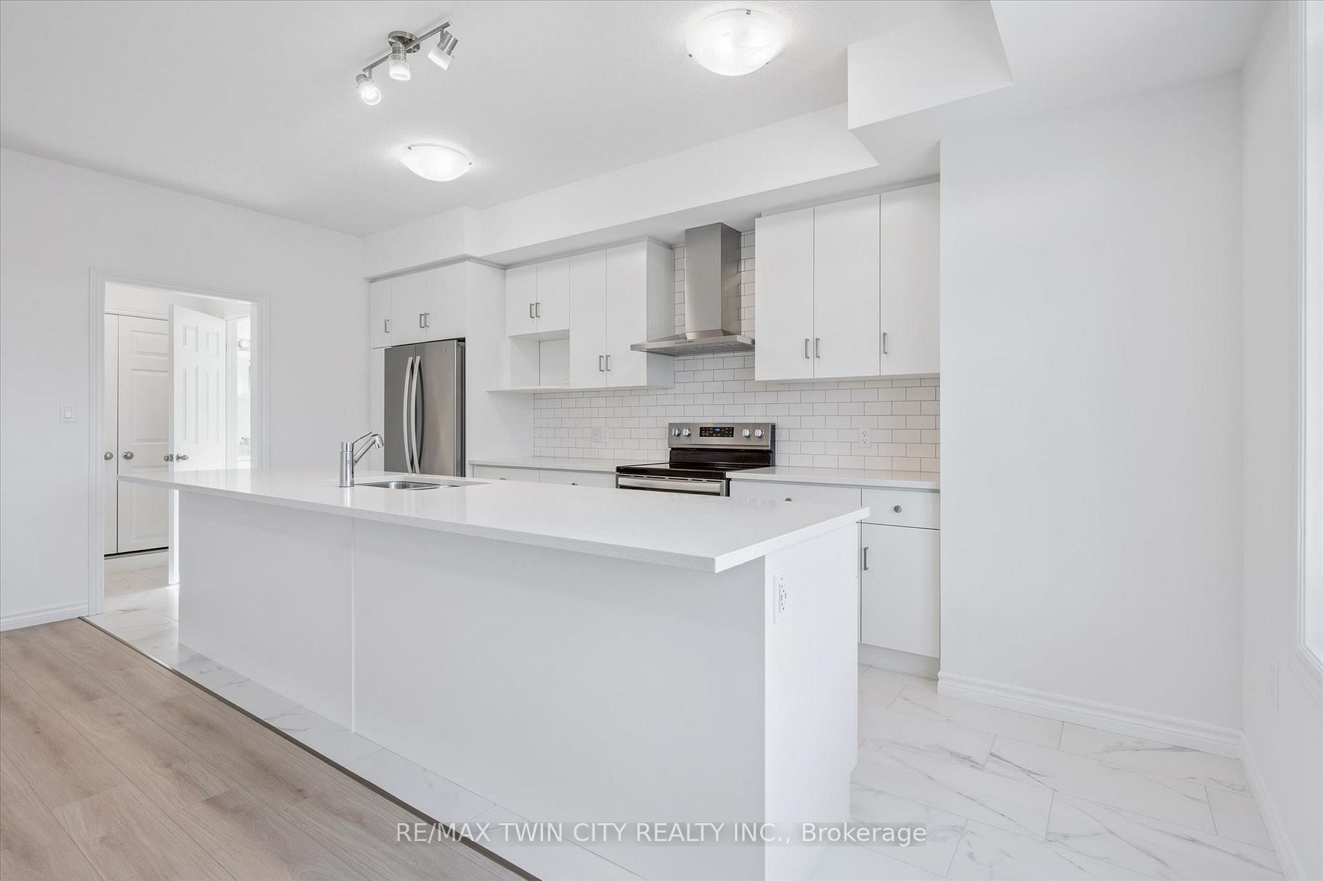 Photo 11 of 43 Lomond Lane, Kitchener, Pioneer Park/Doon/Wyldwoods — HOMEH