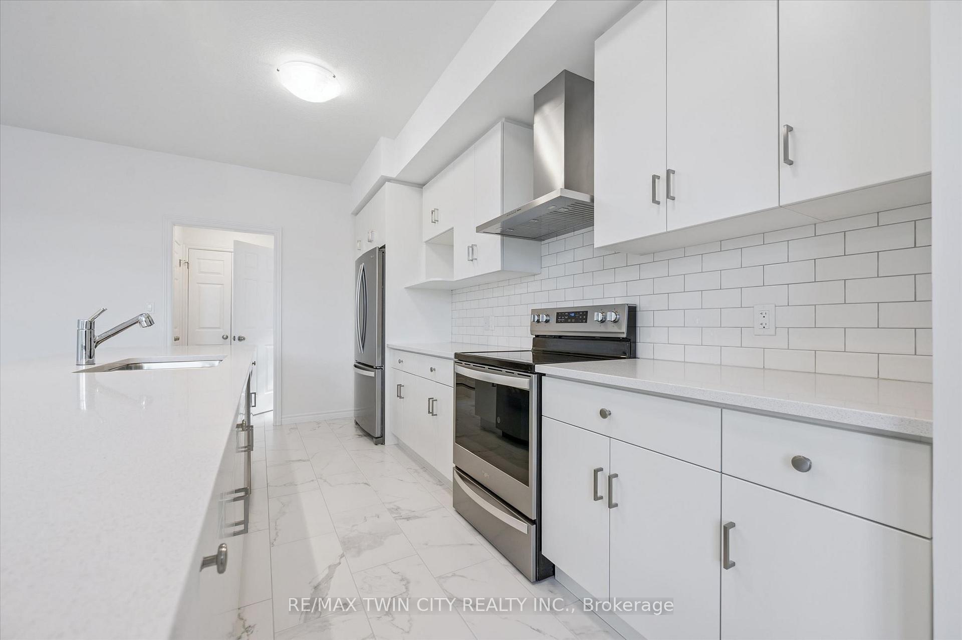 Photo 13 of 43 Lomond Lane, Kitchener, Pioneer Park/Doon/Wyldwoods — HOMEH