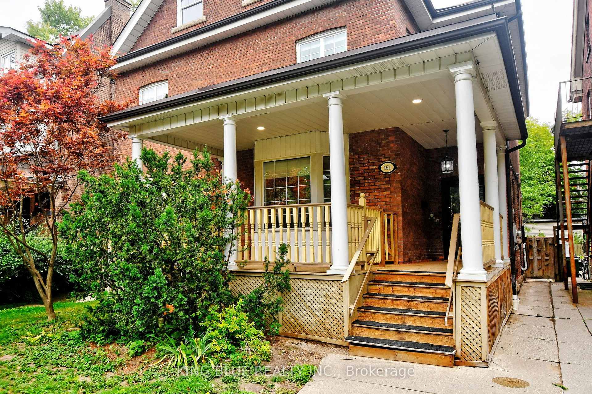 Photo 2 of Unit B, 161 Madison Avenue, Toronto, The Annex — HOMEH
