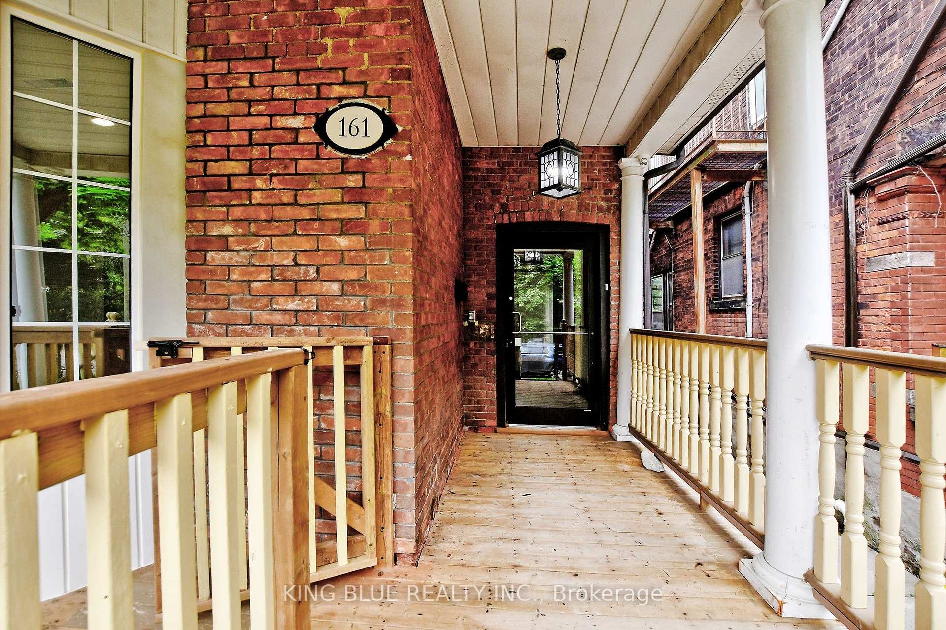 Photo 3 of Unit B, 161 Madison Avenue, Toronto, The Annex — HOMEH