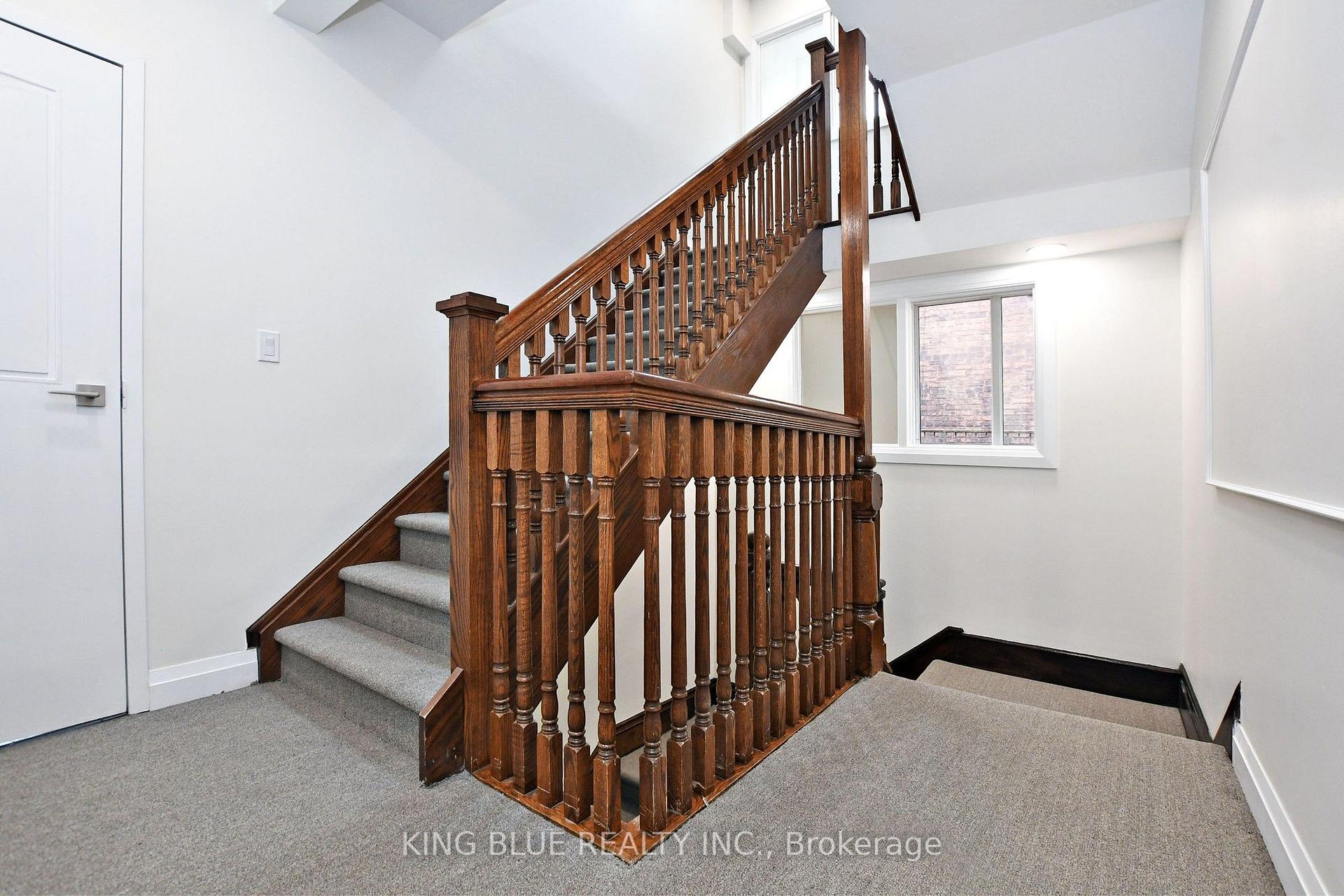 Photo 5 of Unit B, 161 Madison Avenue, Toronto, The Annex — HOMEH
