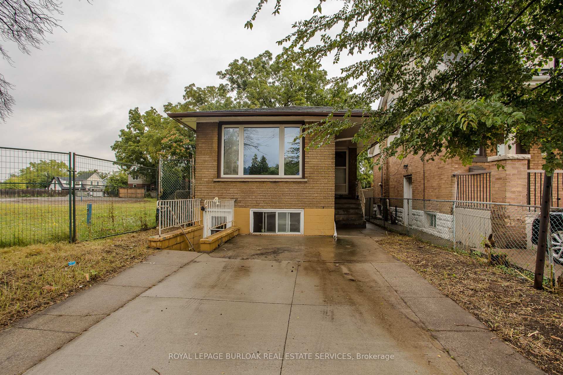 Photo of 307 Dunsmure Road
