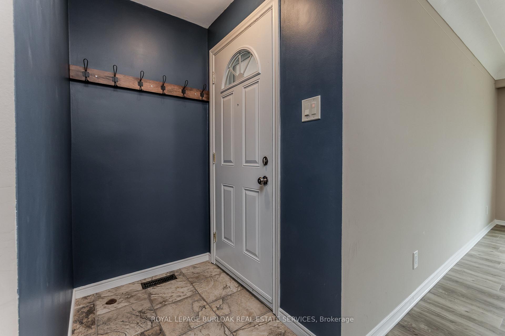 Photo 4 of 307 Dunsmure Road, Hamilton, Crown Point — HOMEH