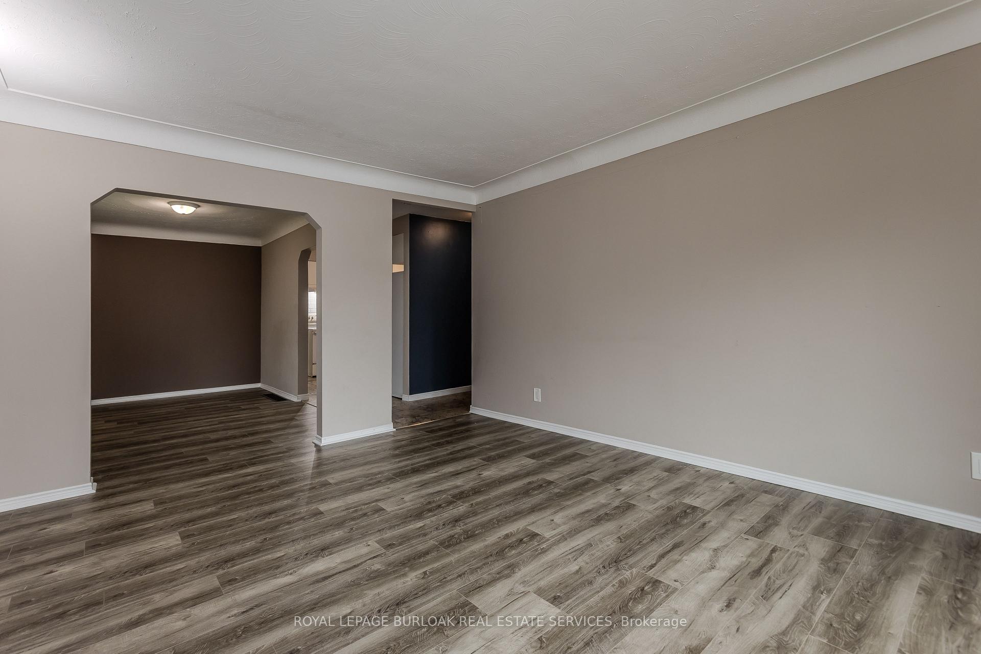 Photo 8 of 307 Dunsmure Road, Hamilton, Crown Point — HOMEH