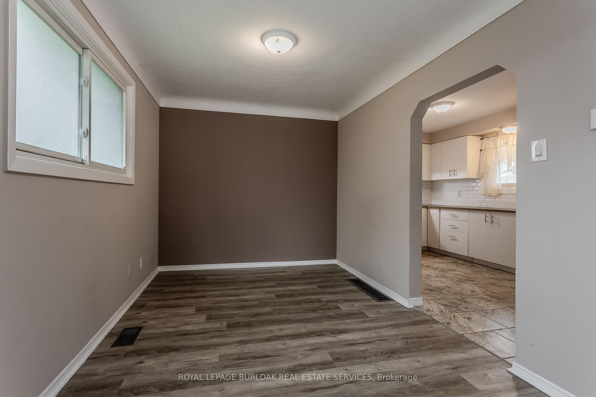 Photo 10 of 307 Dunsmure Road, Hamilton, Crown Point — HOMEH