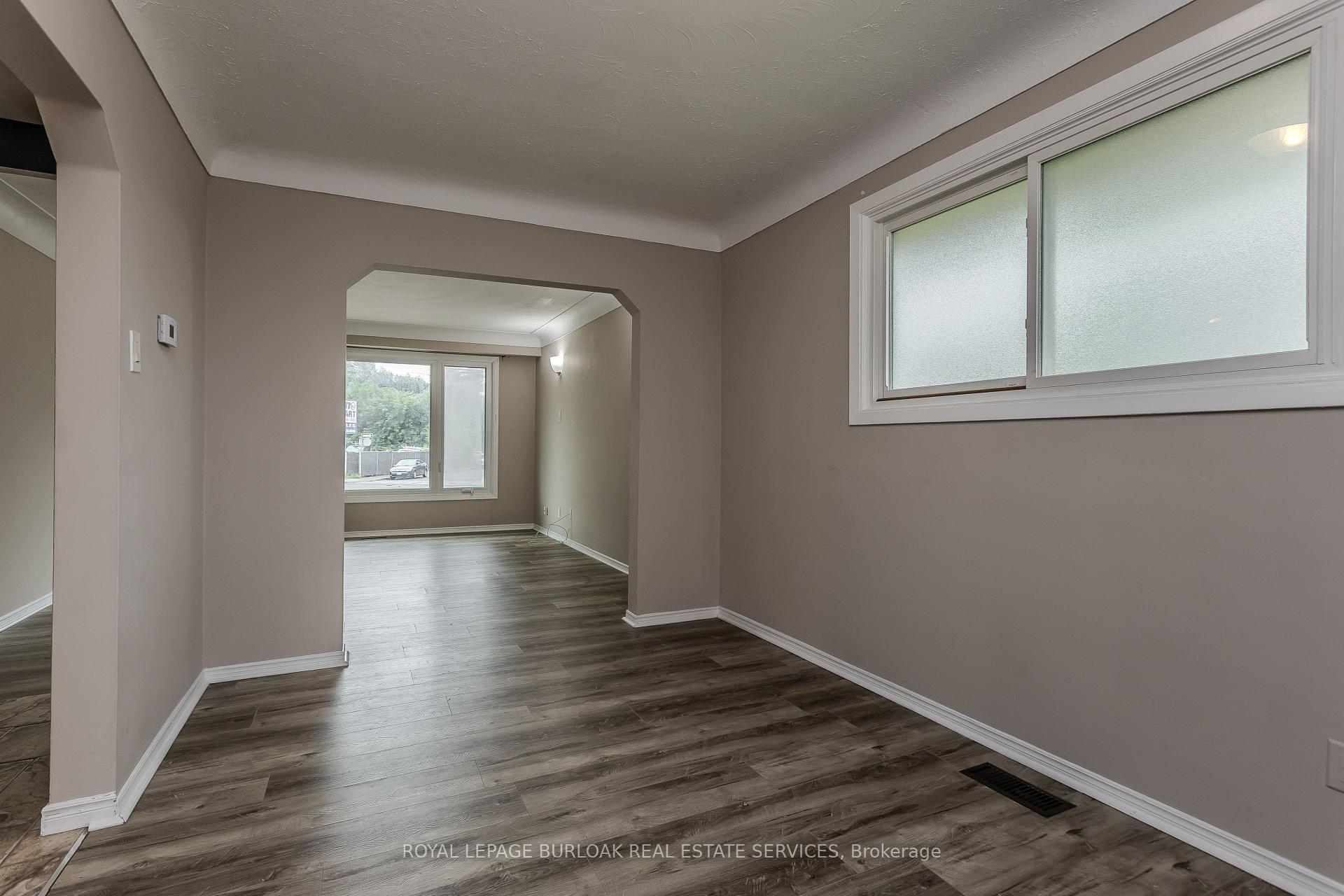 Photo 13 of 307 Dunsmure Road, Hamilton, Crown Point — HOMEH