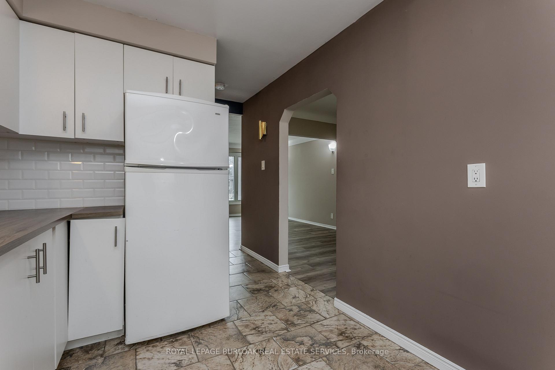 Photo 16 of 307 Dunsmure Road, Hamilton, Crown Point — HOMEH