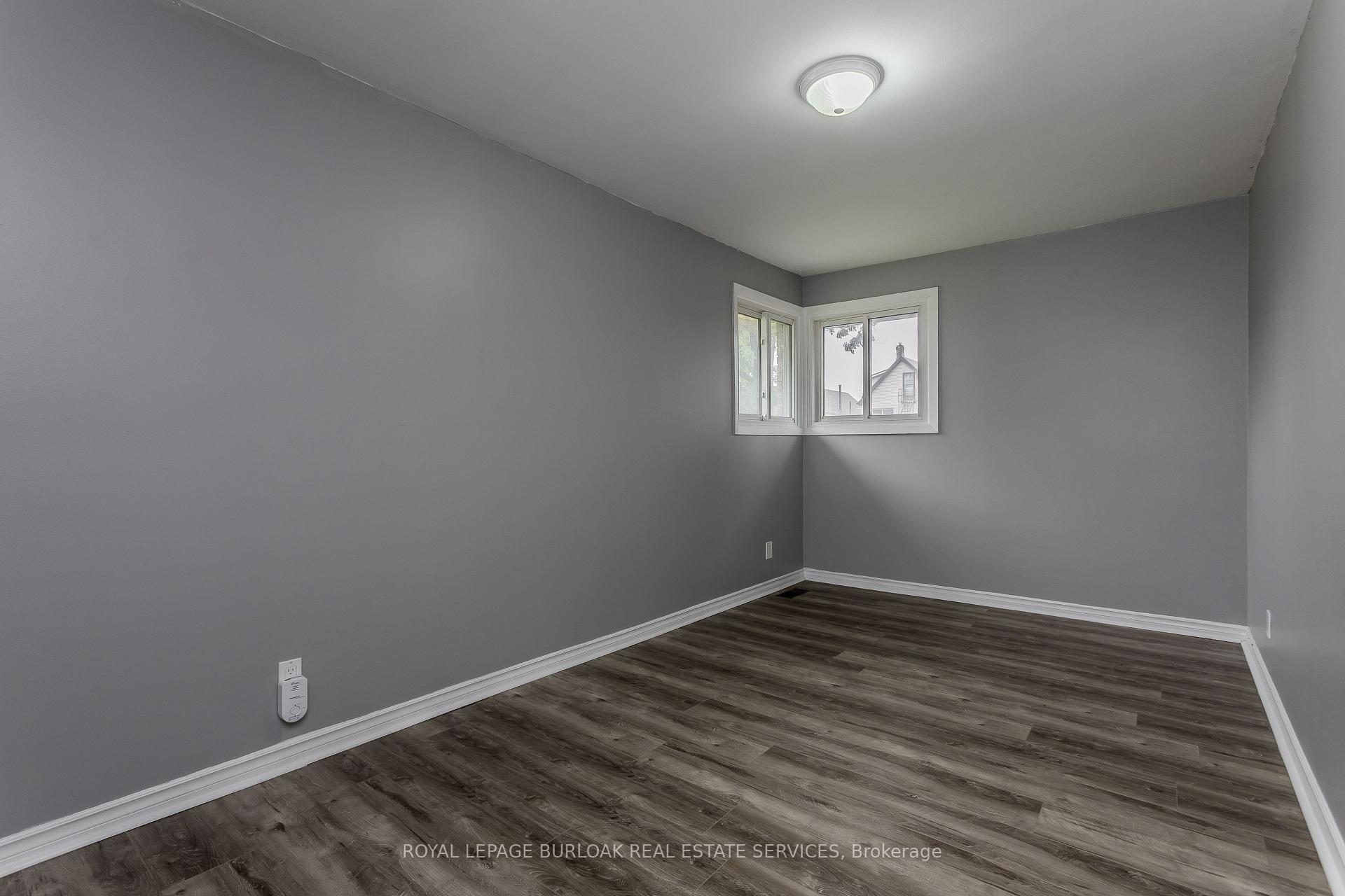 Photo 20 of 307 Dunsmure Road, Hamilton, Crown Point — HOMEH