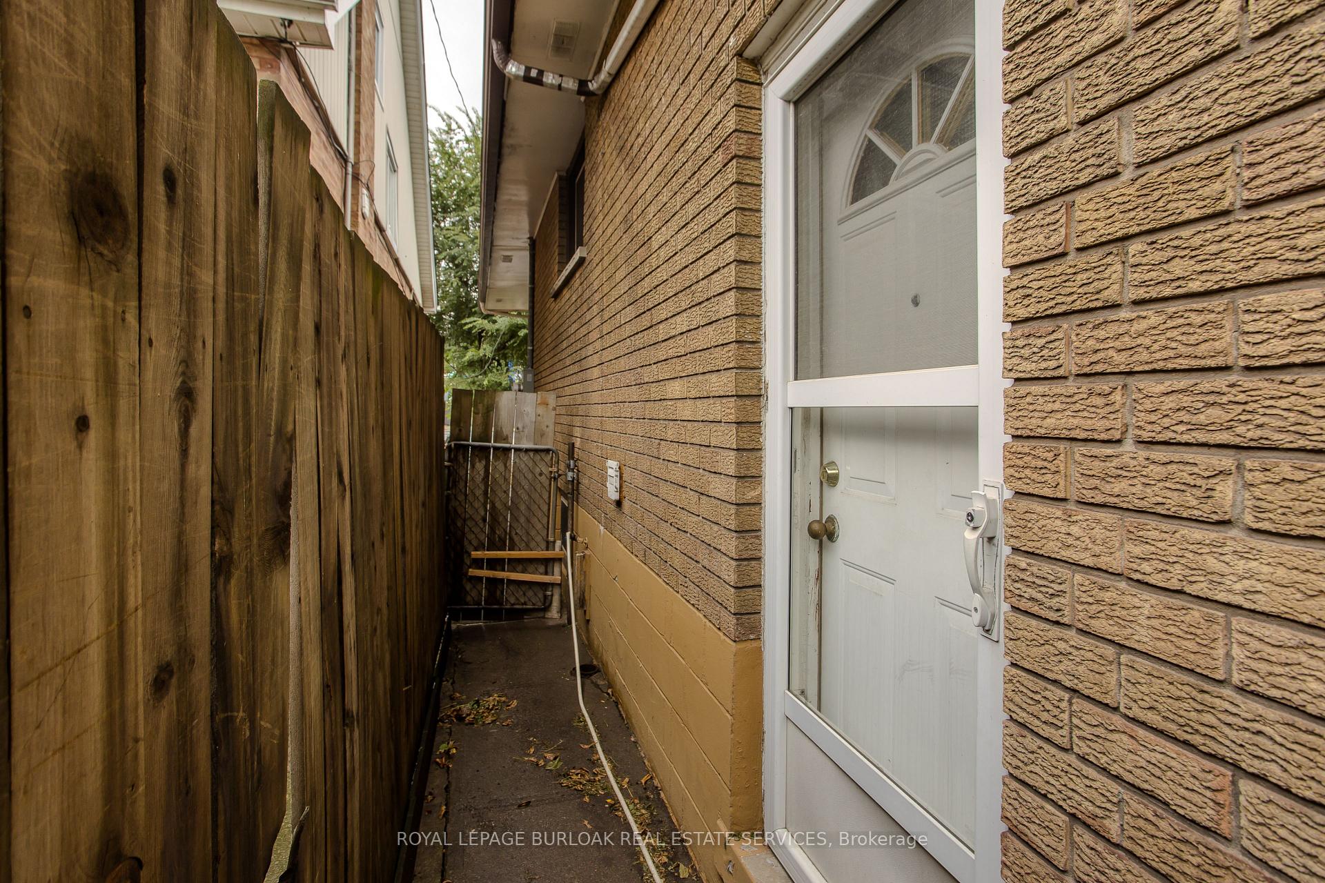 Photo 27 of 307 Dunsmure Road, Hamilton, Crown Point — HOMEH